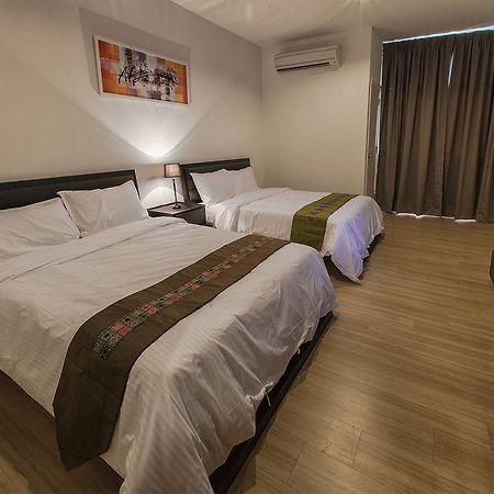 Luxfort 118 Service Suites Tanjung Tokong Exterior photo